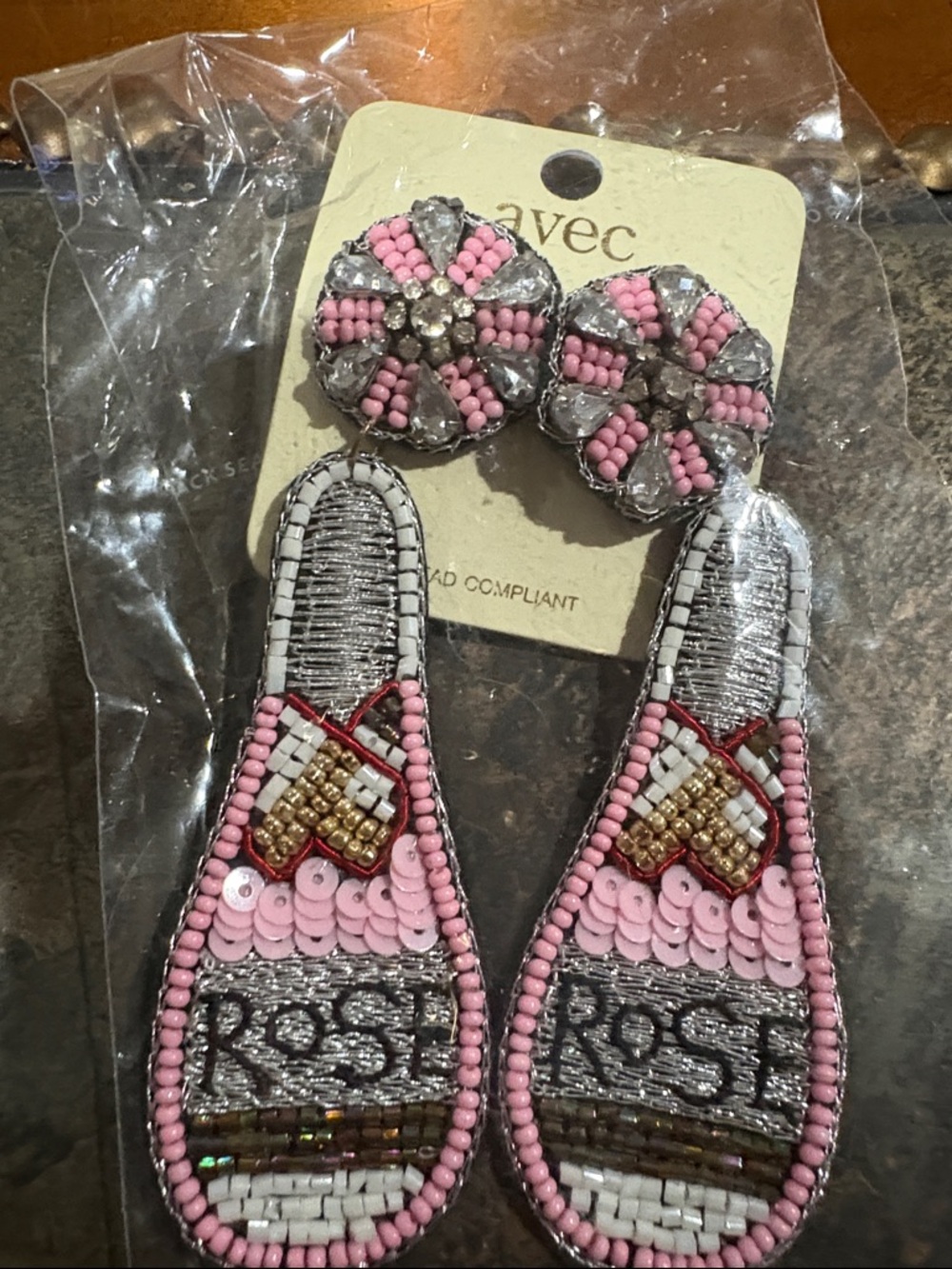 Avec Pink flip flop Beaded Drop Earrings NWT